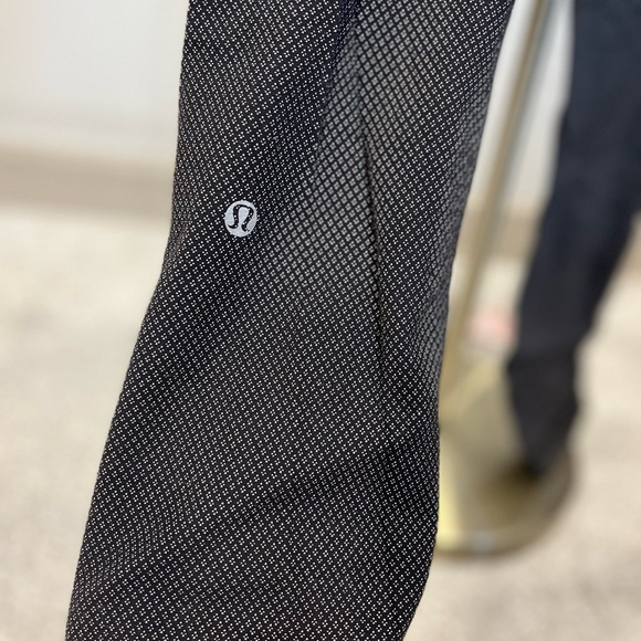 Lululemon Skinny Will Pant | Size 4 | High Rise | Pockets | GREAT Condition - Picture 6 of 6